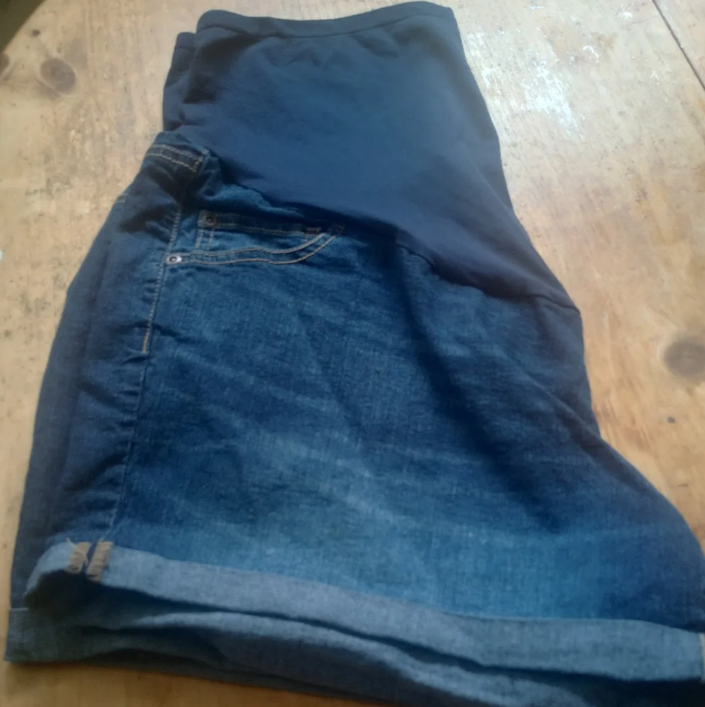 Time and Tru Blue Denim Jean Shorts Relaxed Fit